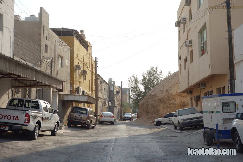 Mamoa ou tumulus milenar na aldeia de A'ali