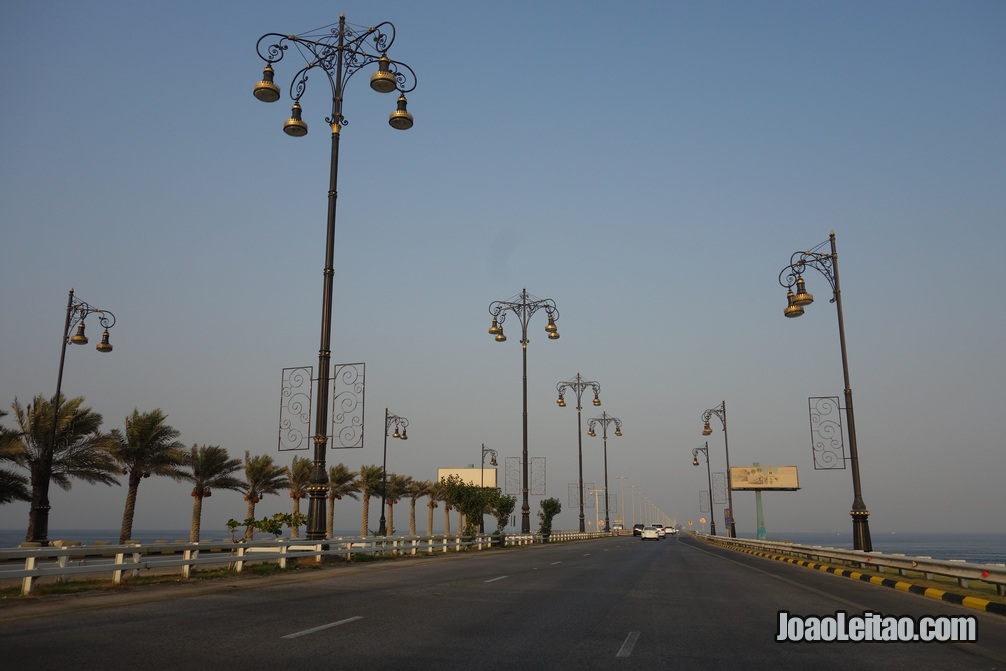 Ponte do Rei Fahd que liga a ilha do Bahrein com a Arábia Saudita