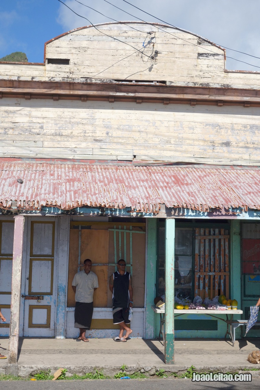 Fotografia de uma casa colonial feita em madeira em Levuka na Ilha Ovalau nas Fiji