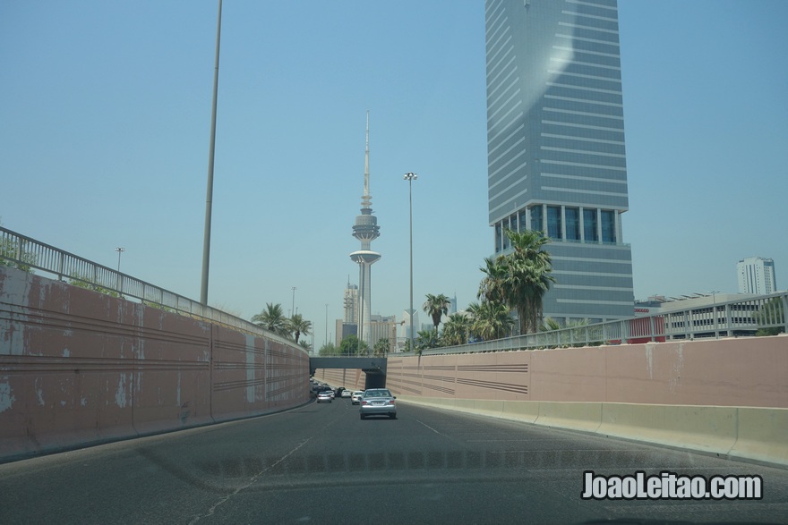 Avenida Mubarak Al Kabeer na Cidade do Kuwait