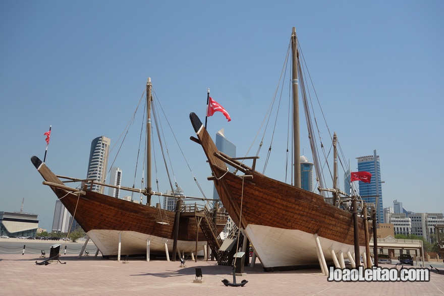 Barcos dhow no Museu Marítimo do Kuwait 