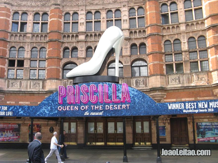 Musical Priscilla Queen of the Desert no Palace Theatre London