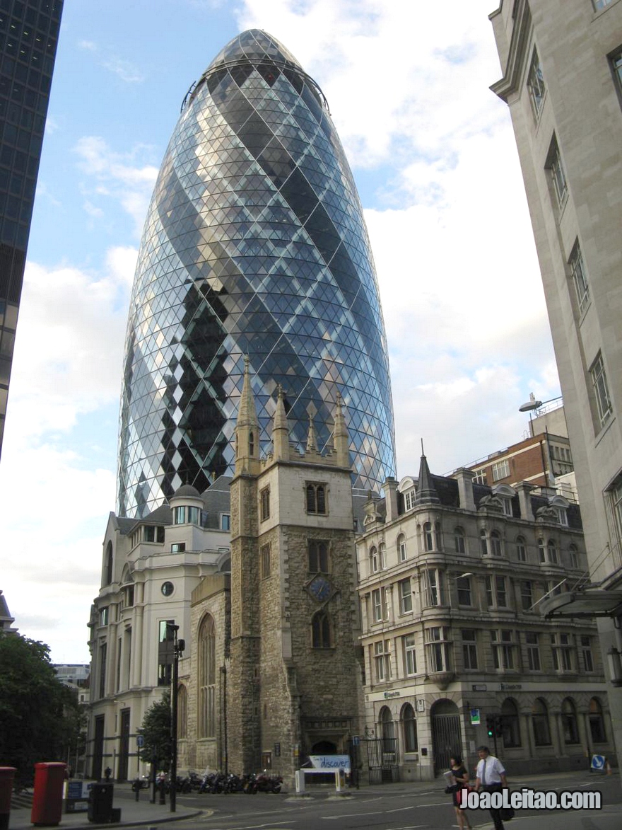 Arranha-céus 30 St Mary Axe também conhecido por Gherkin