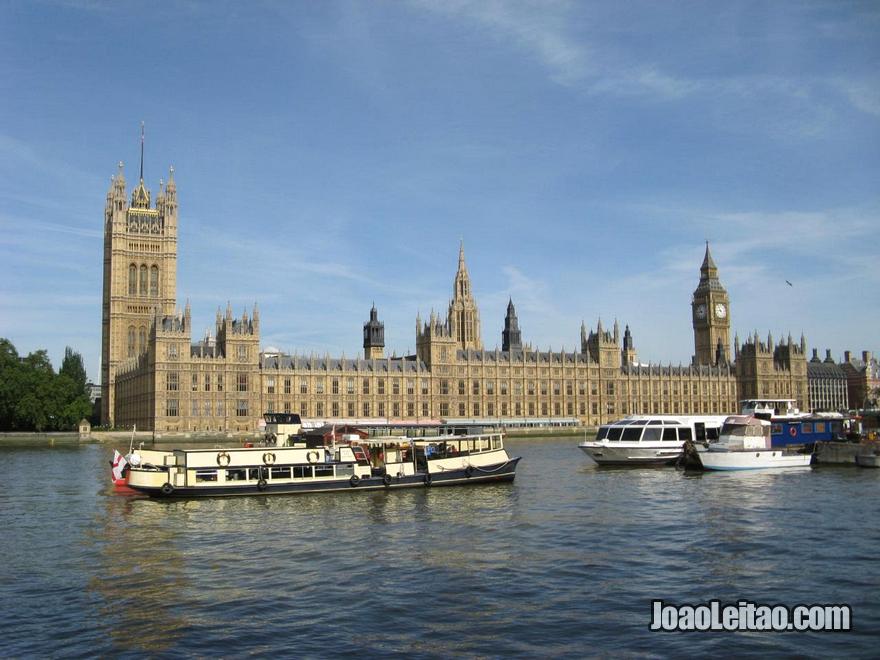 Vista do Rio Tamisa e do Palácio de Westminster