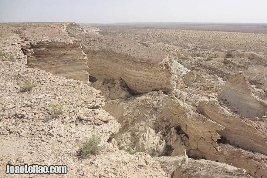 Mar de Aral, agora seco, no Uzbequistãon