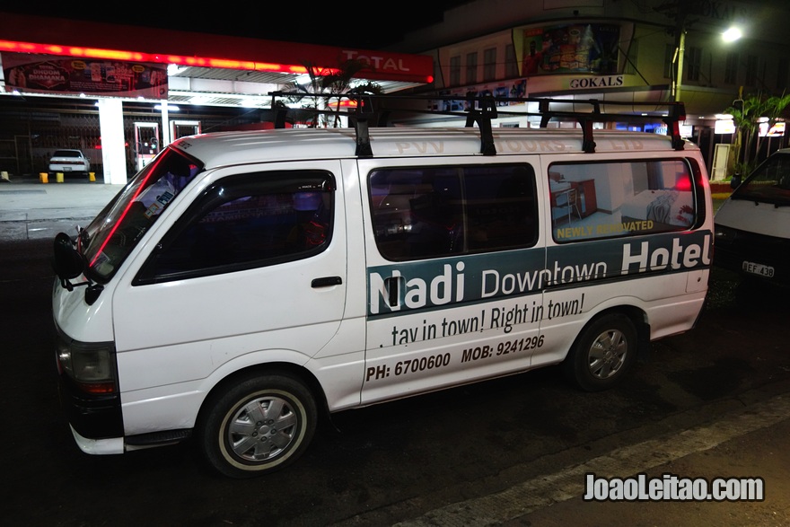 Van de transfer aeroporto do Nadi Downtown Hotel nas Ilhas Fiji