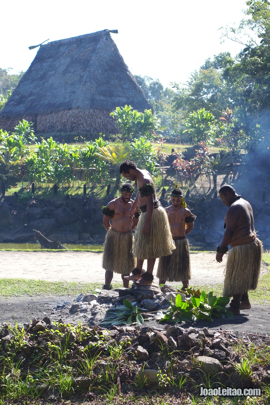 Assistir a uma cerimónia de caminhar no fogo - fire walk em Pacific Harbour