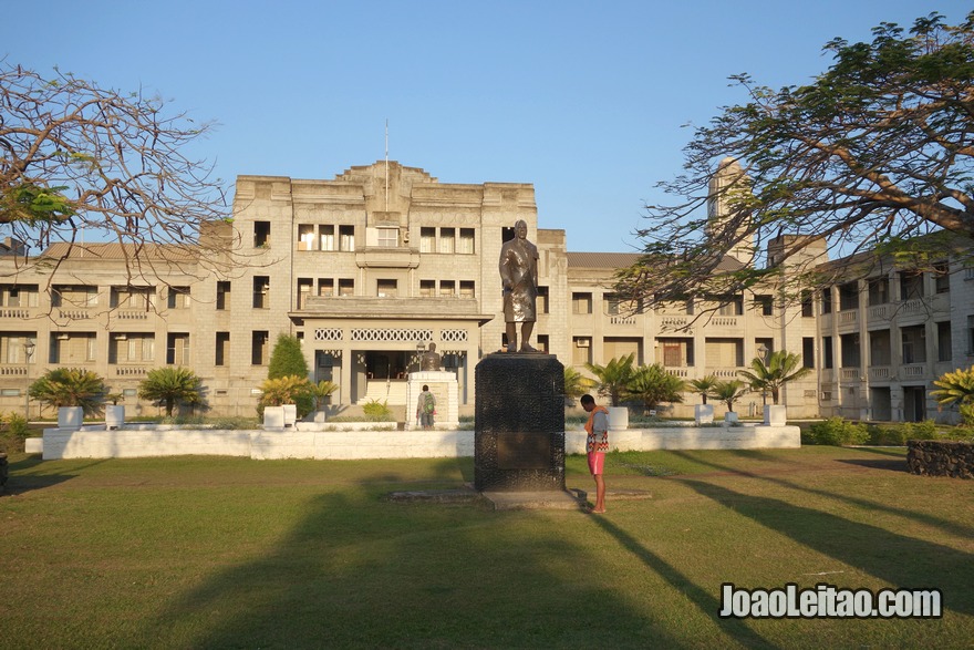 Visitar o edifício Clock Tower e o monumento a Lala Sukuna