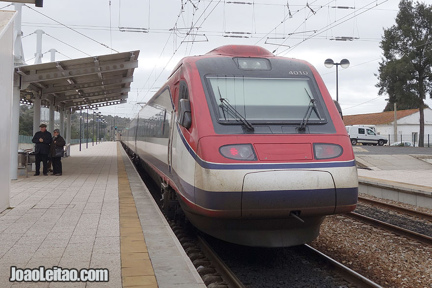 Comboio (trem) Alfa Pendula - AP desde o Porto até Faro