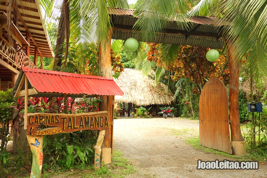 Entrada do Hotel Cabinas Talamanca em Puerto Viejo na Costa Rica