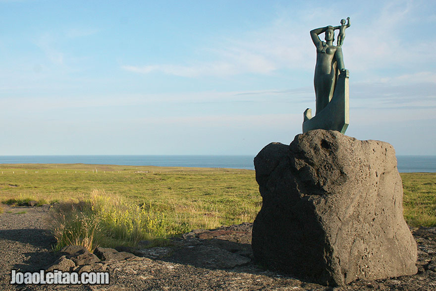 Laugarbrekka é o memorial a Gudridur Þorbjarnardóttir