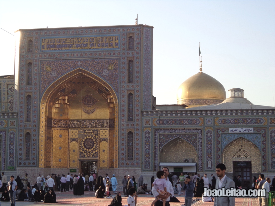 Fotografia do Mausoléu de Imam Reza em Mashhad