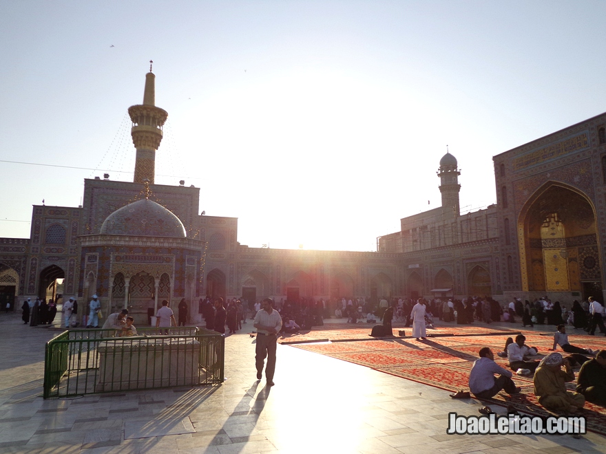 Santuário e Mausoléu de Imam Reza em Mashhad no Irão