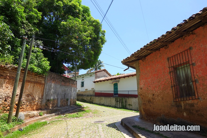 Ruas de estilo colonial em Suchitoto