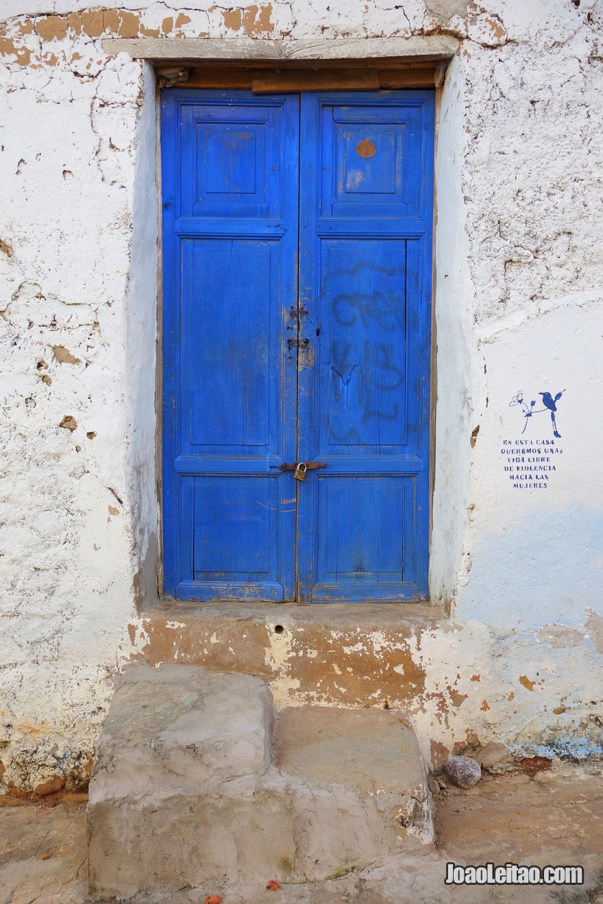 Porta azul em Suchitoto 