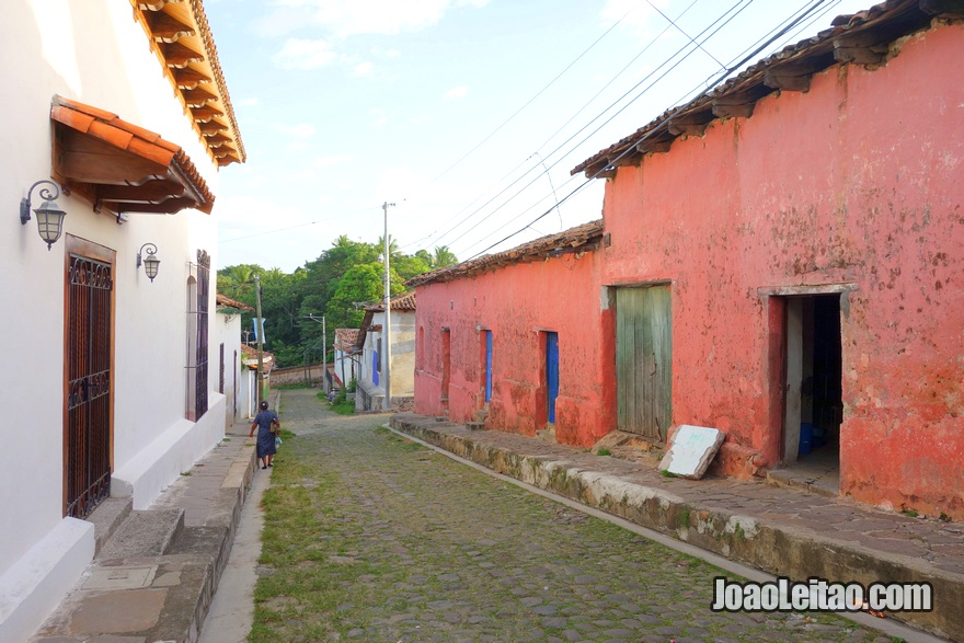 Ruas de estilo colonial em Suchitoto