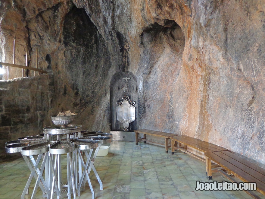 Templo do Fogo Zoroastra de Chak-Chak no Irão