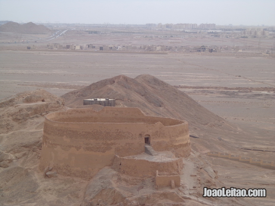 Torres do Silencio em Yazd Irão