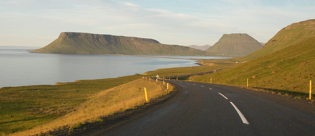 Viajar de carro pela Islandia