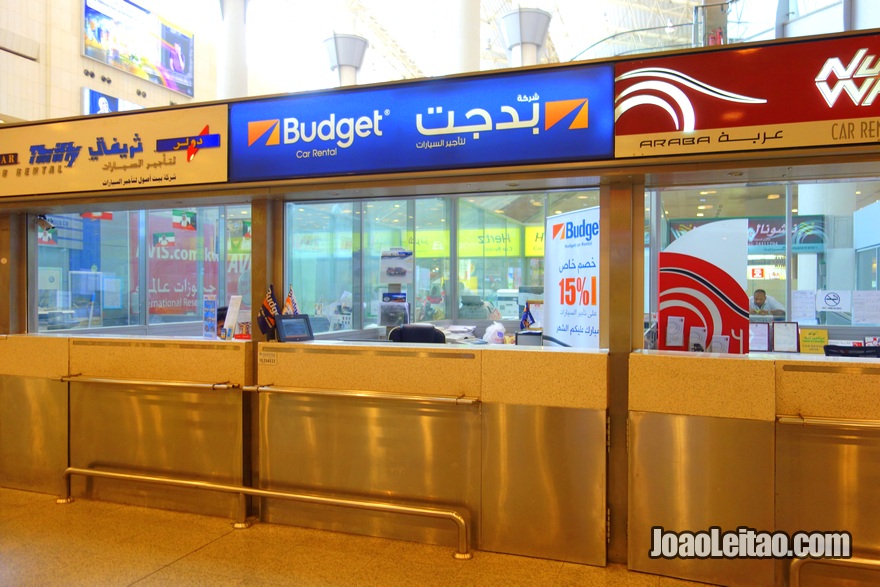 Escritório da Budget rent a car no Aeroporto Internacional do Kuwait