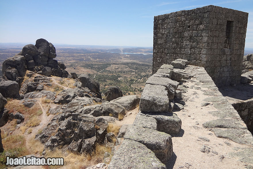 Castelo de pedra em Monsanto