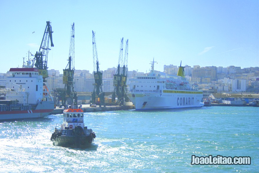 Foto de Barcos no Porto de Tanger