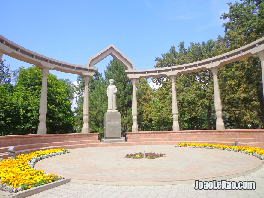 Jardim em Bishkek 