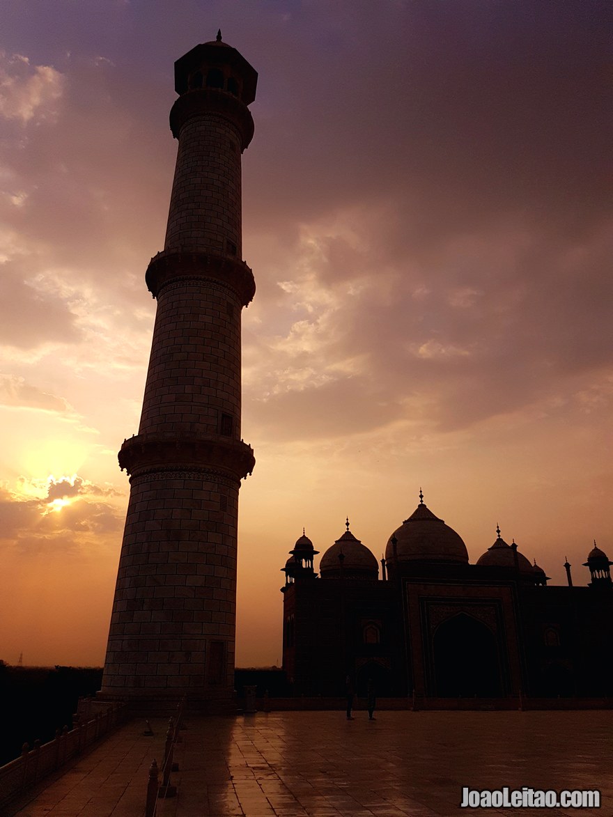 Taj Mahal monumento UNESCO situado na cidade de Agra na Índia