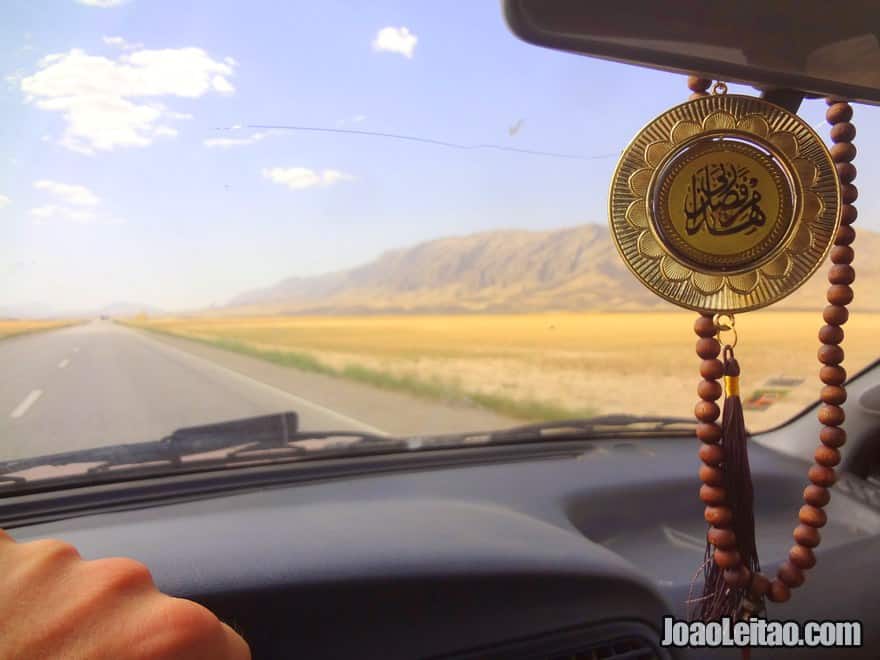 Viajar de carro no Afeganistão