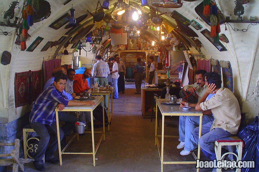 Iranian Tea in a Traditional Chaykhana Tea House in Isfahan - What to drink in Iran