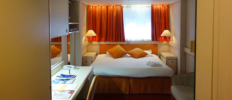 Room inside the Ocean Diamond Cruise Ship