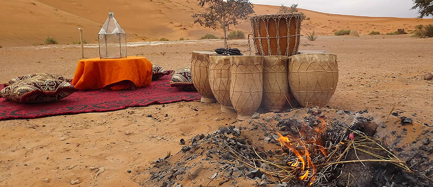 Oasis fire and drums - Mind-blowing Sahara Desert Hotel