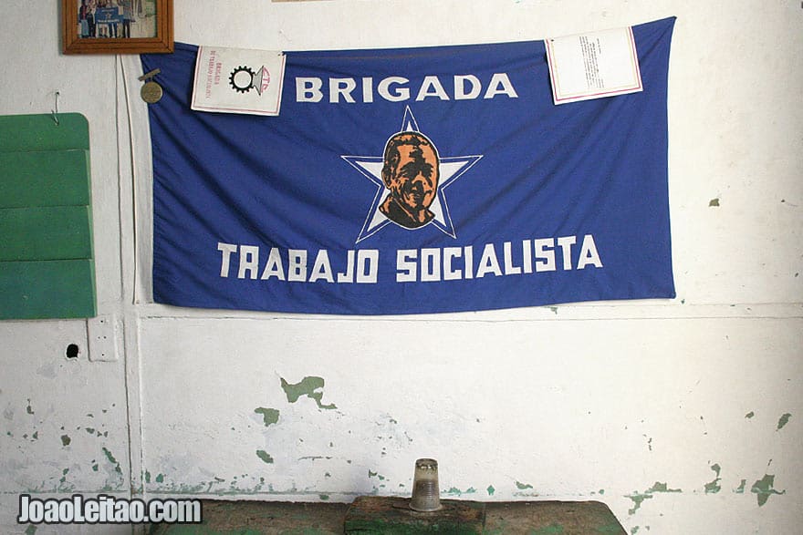 Bandeira da Brigada Trabajo Socialista