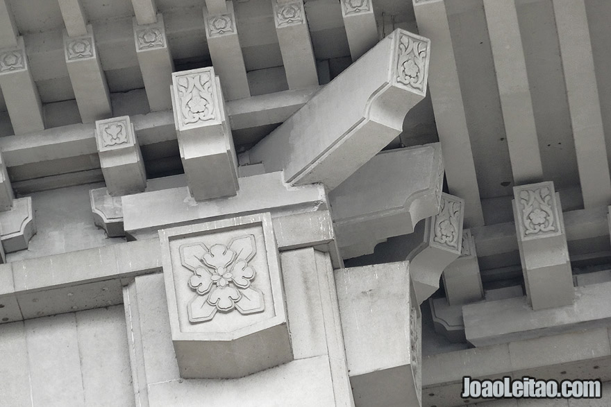 Stylized and sober details in Korean Koryo architecture