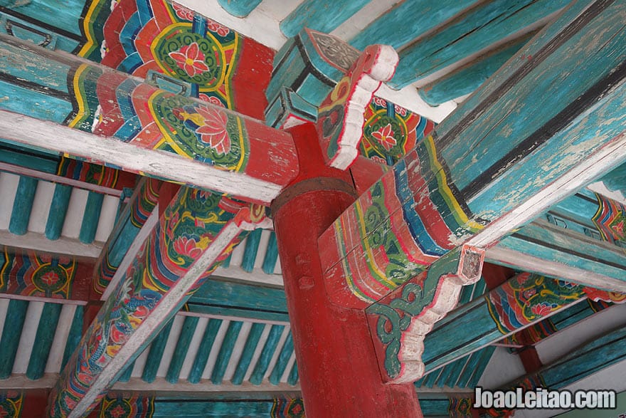 Amazing wooden painted building. North Korean still has great examples of ancient architecture where painted wood depicts amazingly colorful designs.