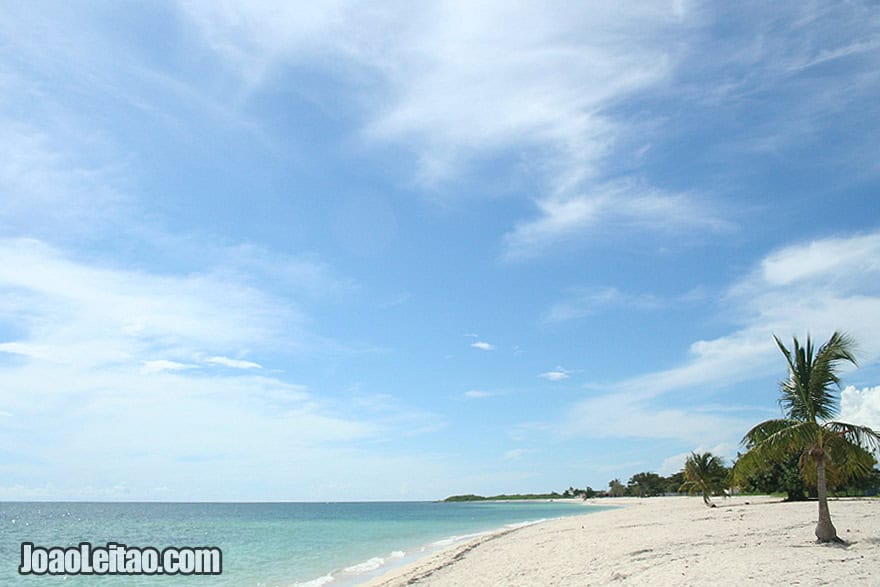 White sand in Playa Ancon