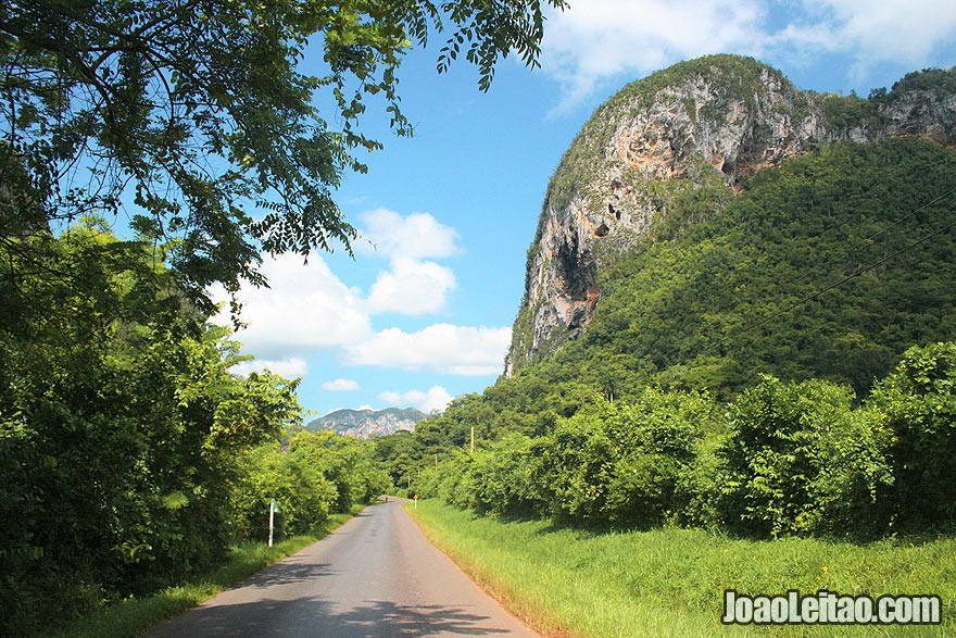 Road into Viñales National Park