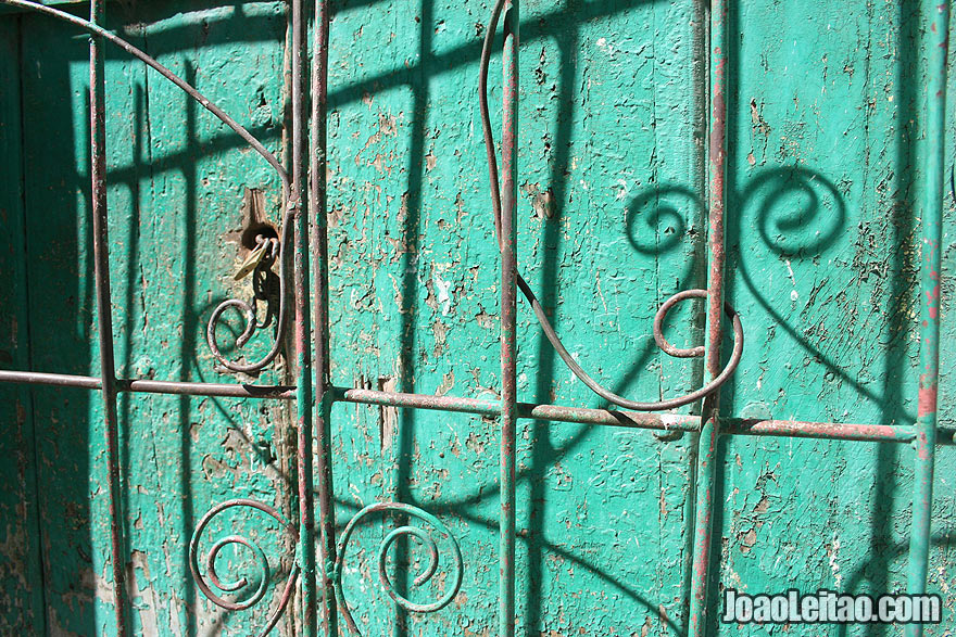 Green window detail in Remedios