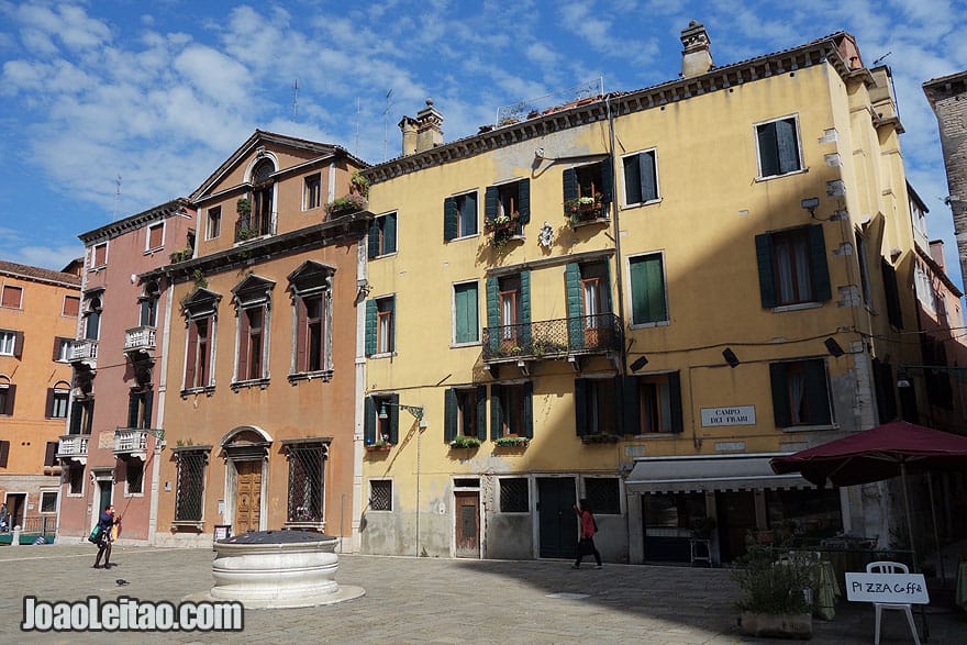 Building in Campo Sant'Angelo Square