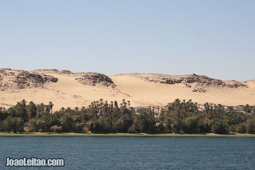 Dunes and The Nile river just before arriving in Luxor