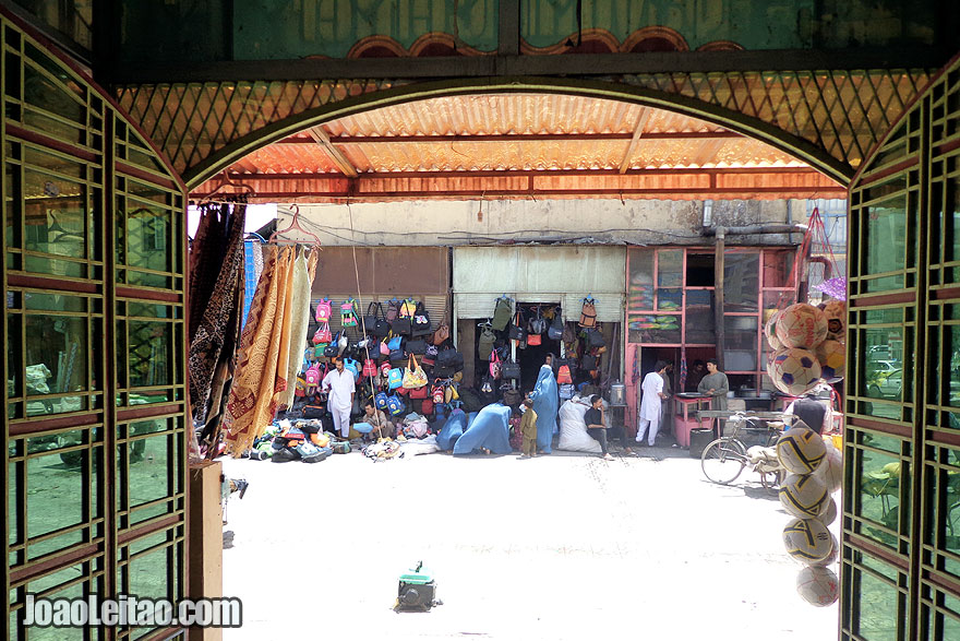 Women shopping in Mazar-i-Sharif Central Market