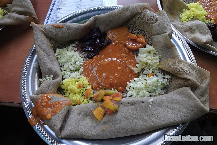 Injera - the delicious national dish of Ethiopia • East Africa Injera - Food in Ethiopia