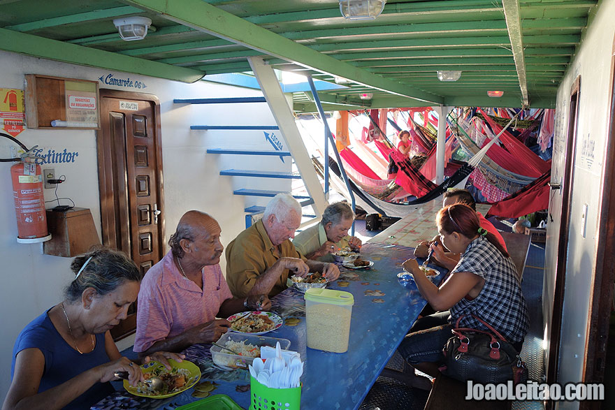 Lunch in Boat Luiz Afonso