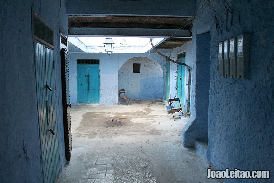 Pátio interior de casa em Chefchaouen