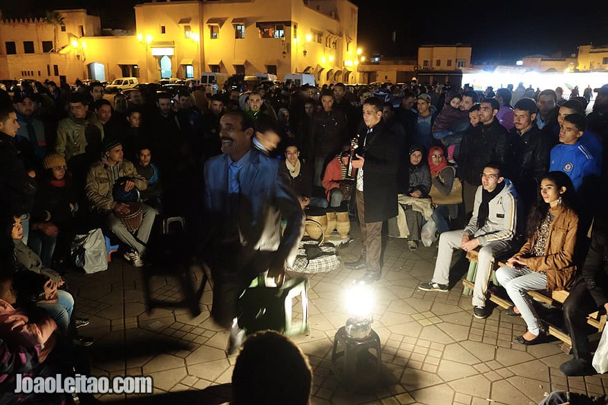 Músicos na Jemaa el-Fna em Marraquexe