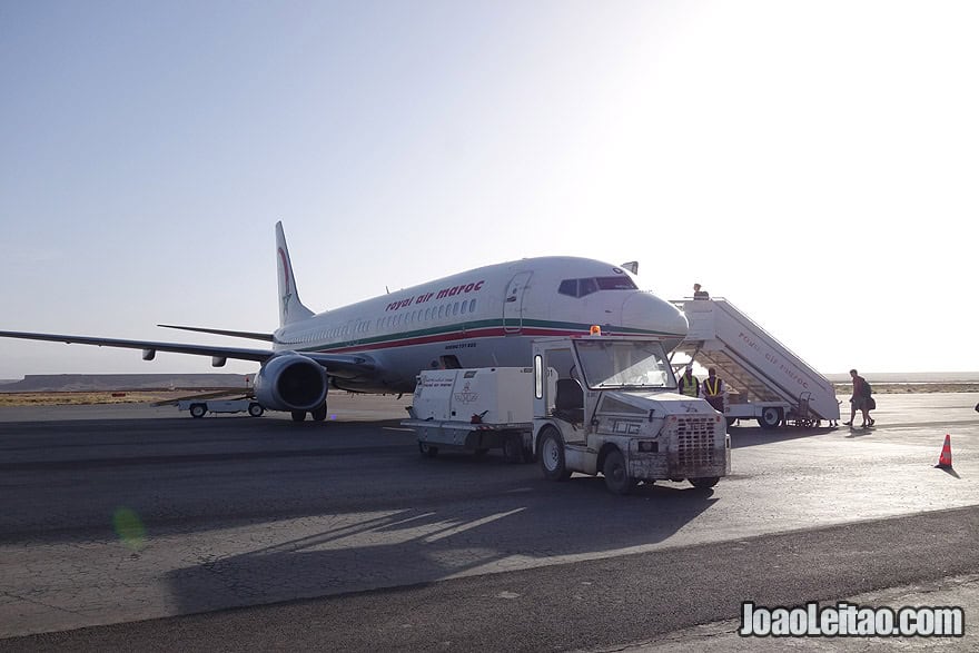 Avião da Royal Air Maroc no aeroporto de Quarzazate