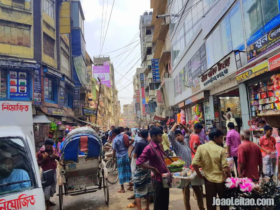 Babu Bazaar in Dhaka