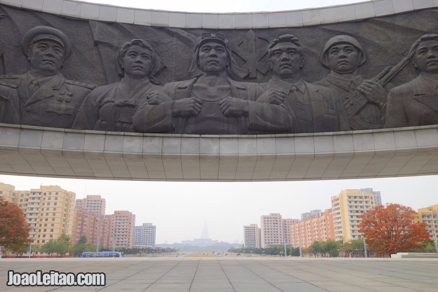 Monumento em honra da Fundação do Partido - Pyongyang