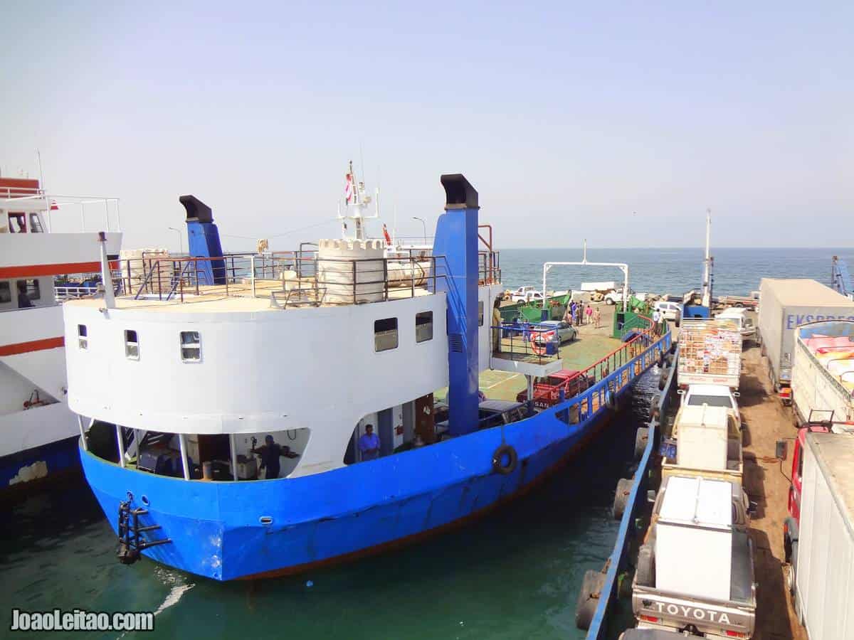 BOAT MASIRAH ISLAND OMAN