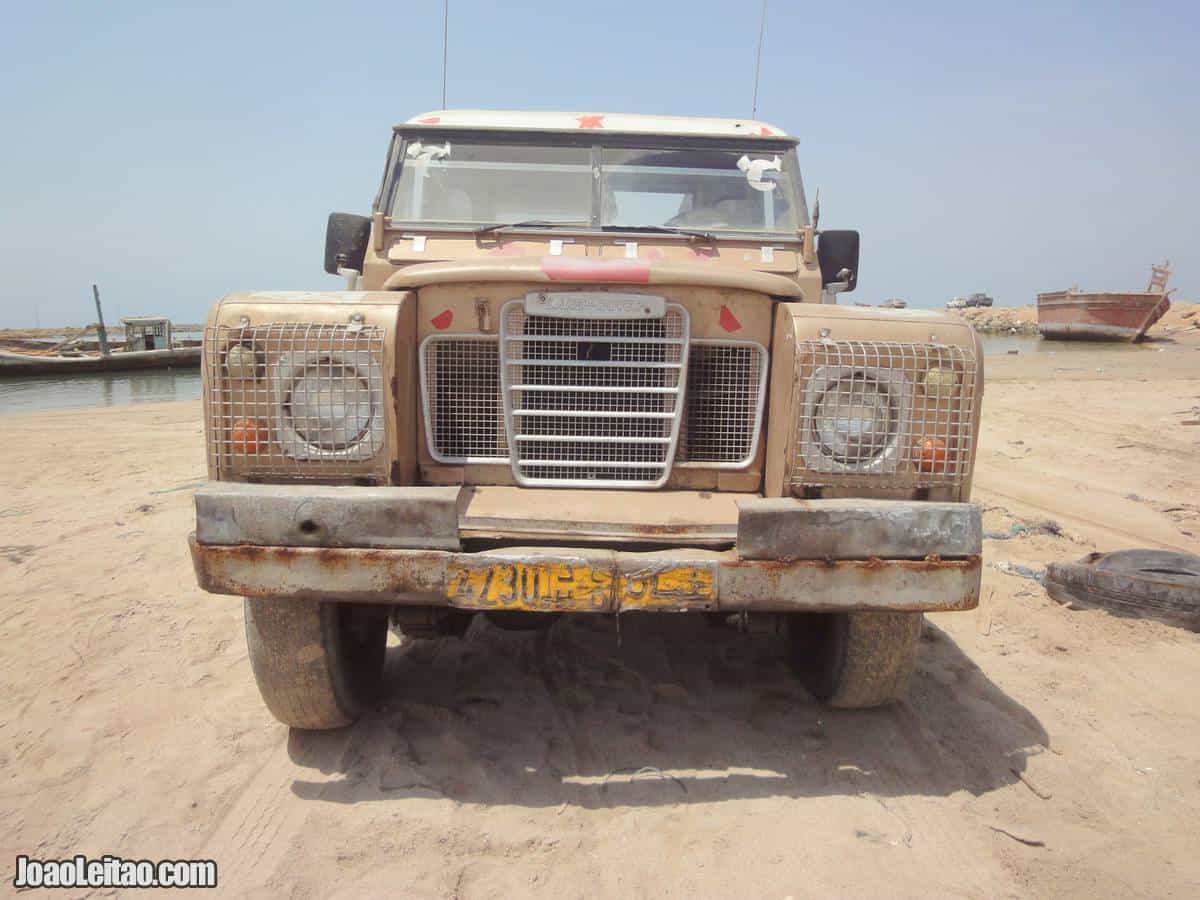 OLD LAND ROVER DEFENDER OMAN